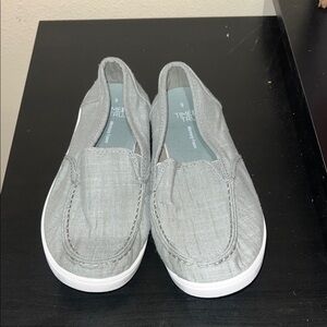 Time and Tru Light Gray Casual Slip-Ons